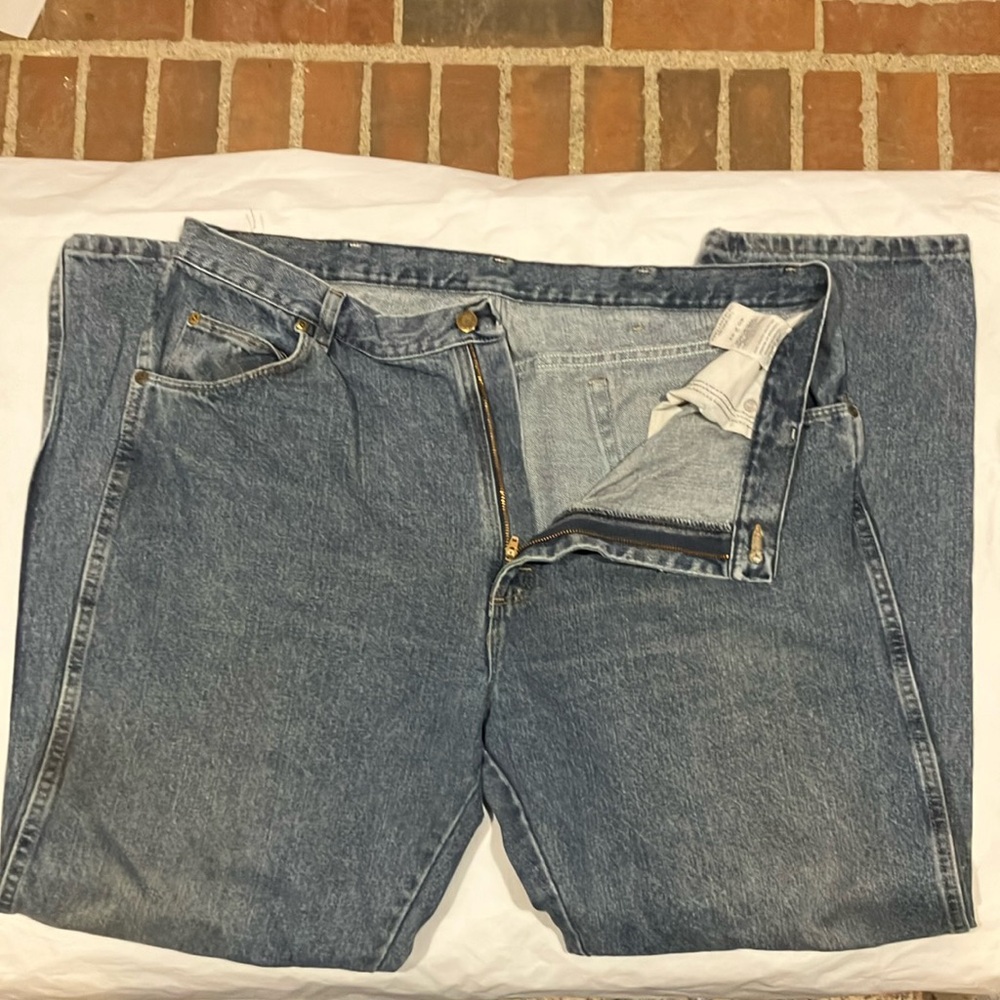 EUC 40 x 32 Wrangler Blues vintage medium wash jeans